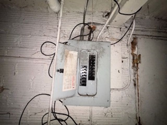 7429 S Vernon Avenue, Chicago, IL 60619