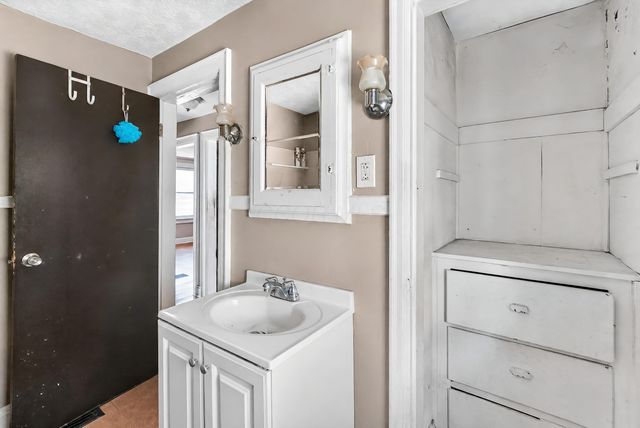 312 N Warren Avenue, Columbus, OH 43204