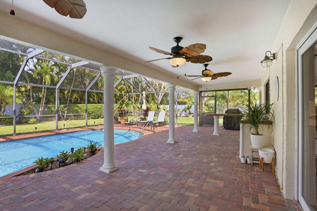 18229 103rd Trail S, Boca Raton, FL 33498