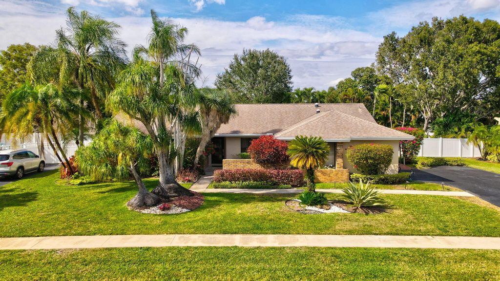 18229 103rd Trail S, Boca Raton, FL 33498