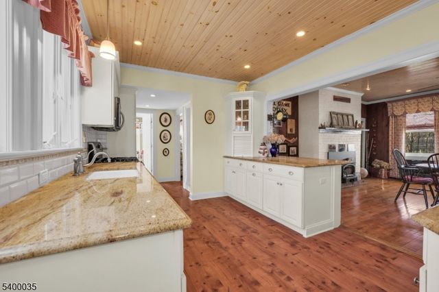 265 Little Falls Rd, Cedar Grove Twp., NJ 07009