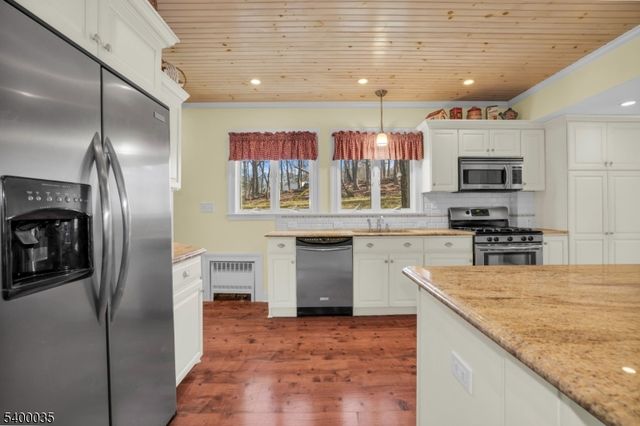 265 Little Falls Rd, Cedar Grove Twp., NJ 07009