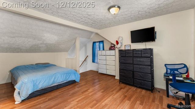 8120 Prospect Avenue, Warren, MI 48089