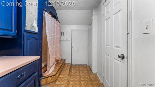 8120 Prospect Avenue, Warren, MI 48089