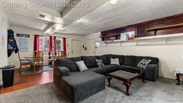 8120 Prospect Avenue, Warren, MI 48089