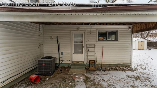 8120 Prospect Avenue, Warren, MI 48089