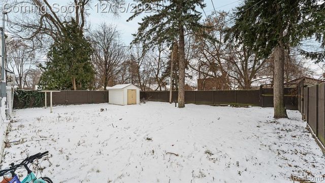 8120 Prospect Avenue, Warren, MI 48089