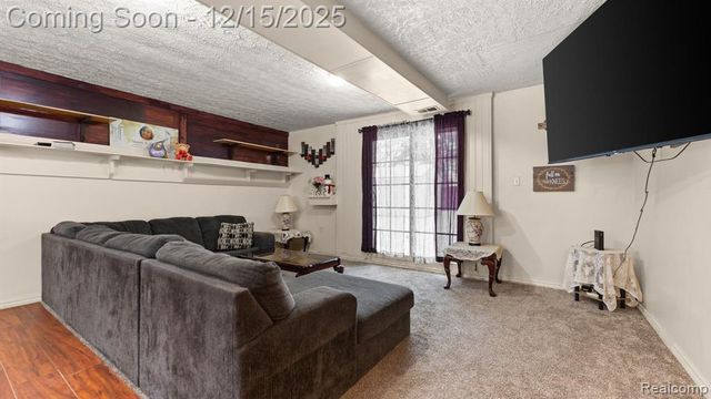 8120 Prospect Avenue, Warren, MI 48089