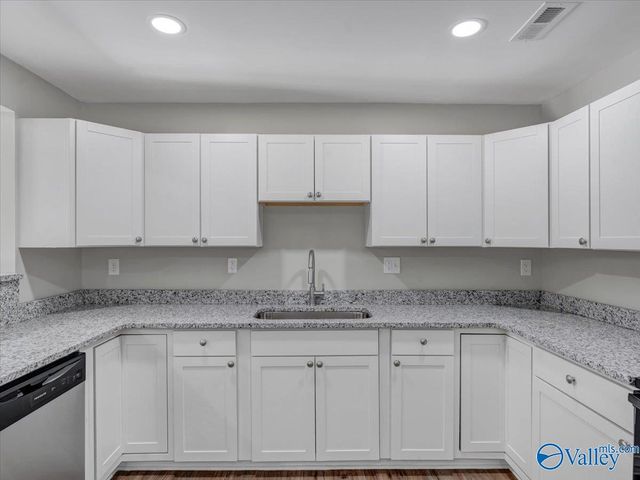 4516 Margarete Drive SW, Decatur, AL 35603