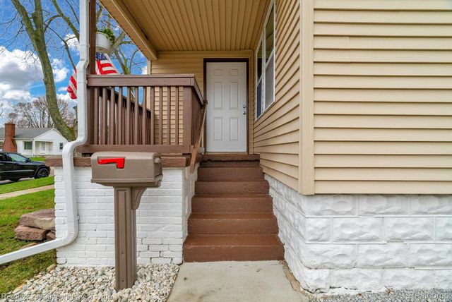 1424 14th Street, Port Huron, MI 48060