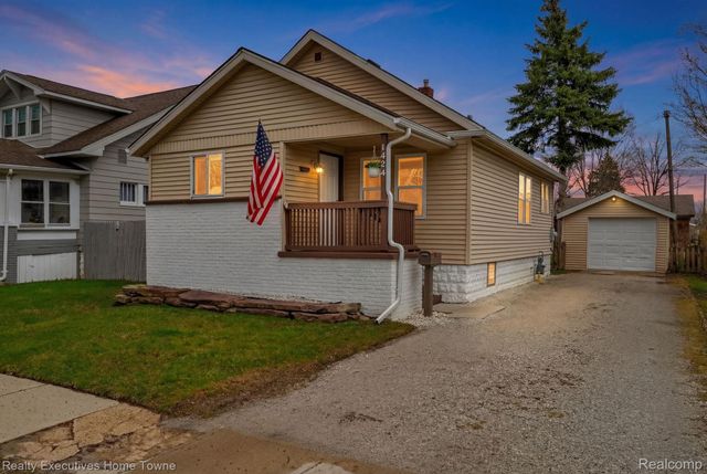 1424 14th Street, Port Huron, MI 48060