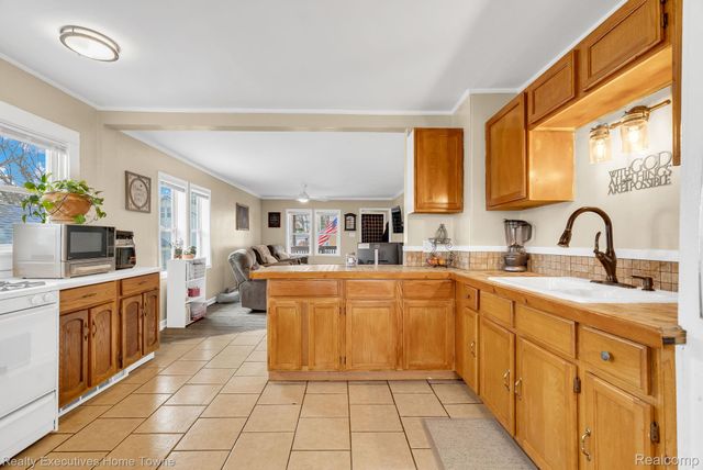 1424 14th Street, Port Huron, MI 48060
