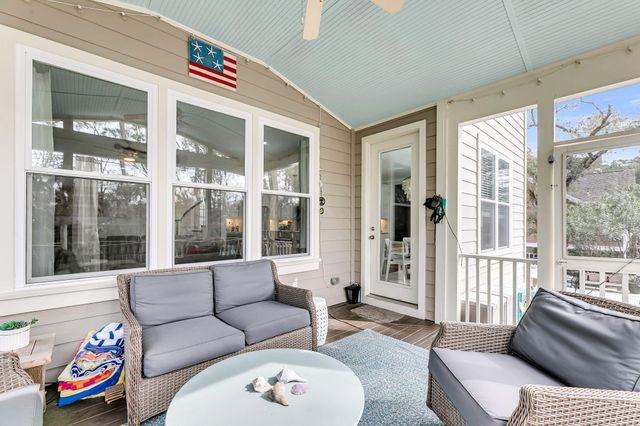 3001 Sturbridge Road, Mount Pleasant, SC 29466