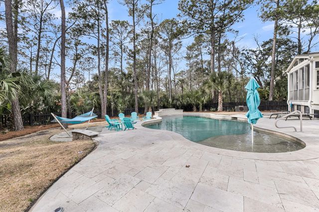 3001 Sturbridge Road, Mount Pleasant, SC 29466