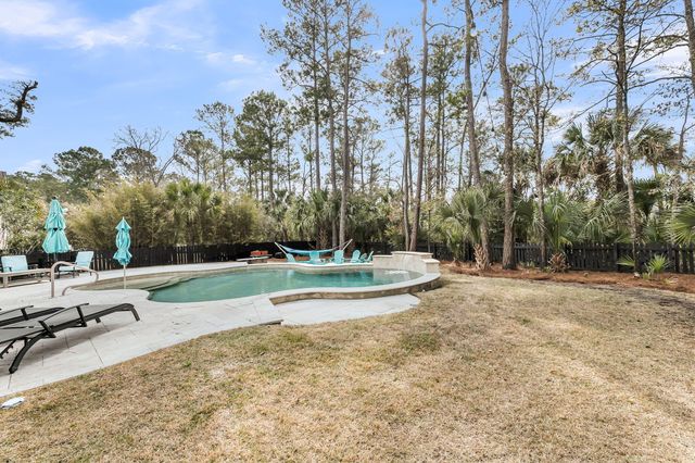 3001 Sturbridge Road, Mount Pleasant, SC 29466