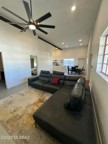 2775 N Goyette Avenue, Tucson, AZ 85712