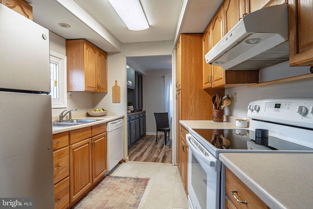 Image 23 of property listing at 52 W ZIMMER DR, Walnutport, PA 18088