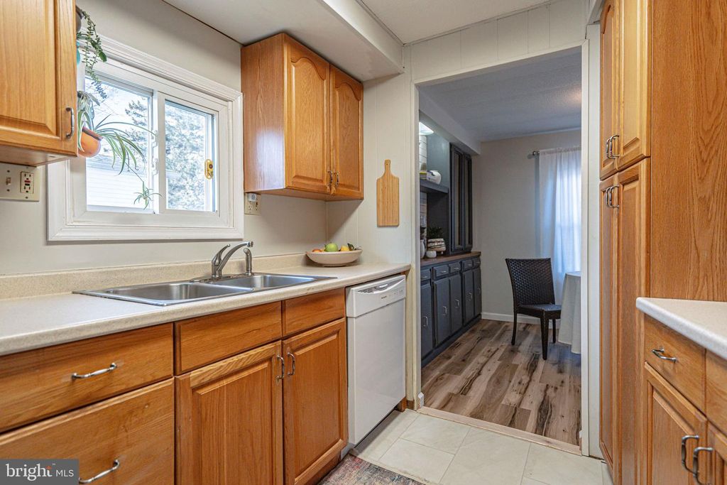 Image 24 of property listing at 52 W ZIMMER DR, Walnutport, PA 18088