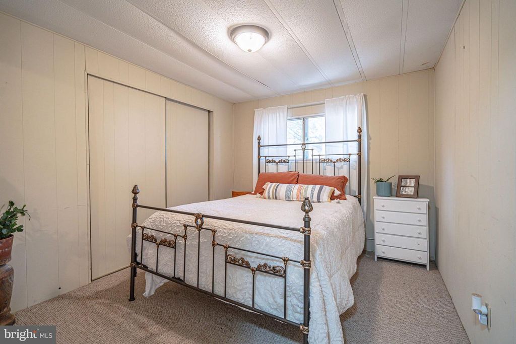 Image 34 of property listing at 52 W ZIMMER DR, Walnutport, PA 18088