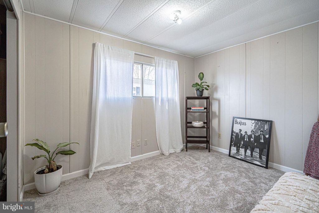 Image 38 of property listing at 52 W ZIMMER DR, Walnutport, PA 18088