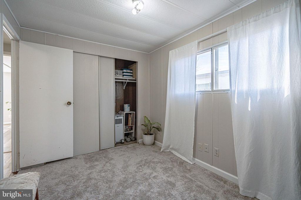 Image 39 of property listing at 52 W ZIMMER DR, Walnutport, PA 18088