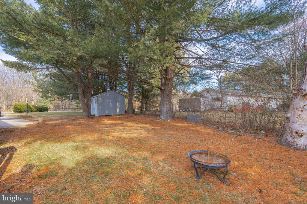 Image 41 of property listing at 52 W ZIMMER DR, Walnutport, PA 18088