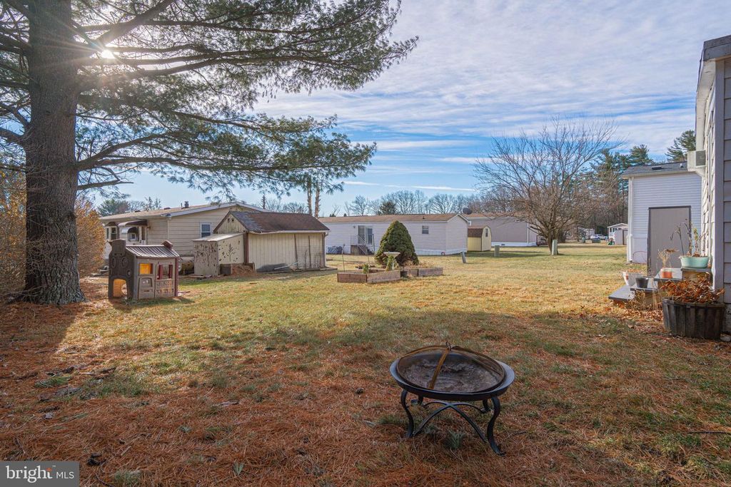 Image 43 of property listing at 52 W ZIMMER DR, Walnutport, PA 18088