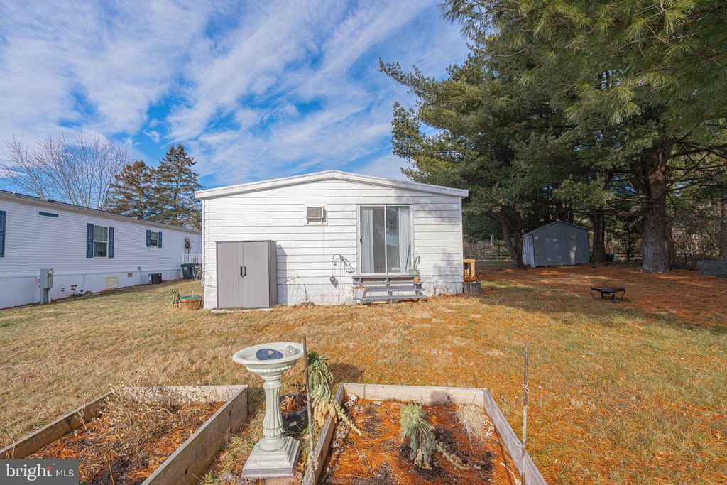 Image 44 of property listing at 52 W ZIMMER DR, Walnutport, PA 18088