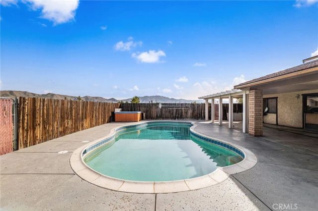 7659 Arcadia Avenue, Hesperia, CA 92345