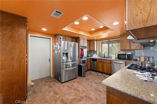 7659 Arcadia Avenue, Hesperia, CA 92345