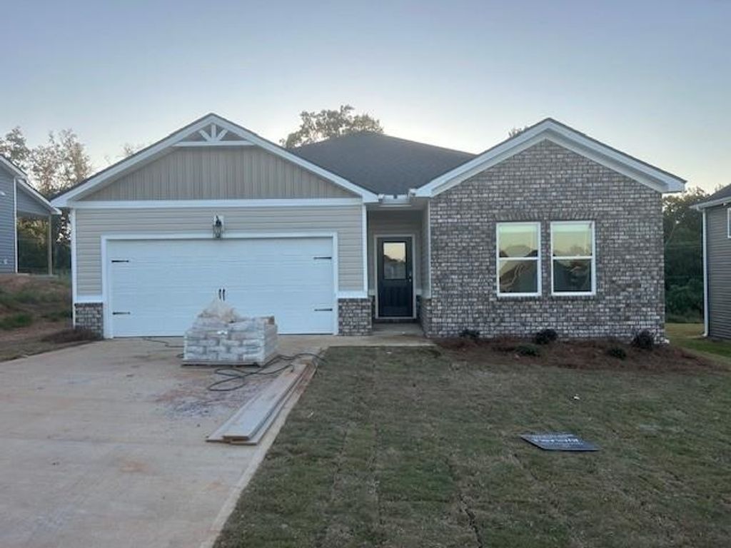 279 Pretoria Drive, Woodruff, SC 29388