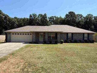 5819 Hermitage Cir, Milton, FL 32570