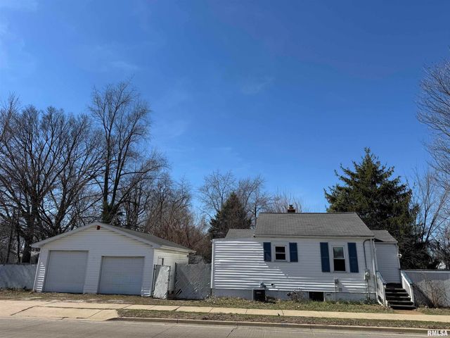 624 E PARIS Avenue, Peoria, IL 61603