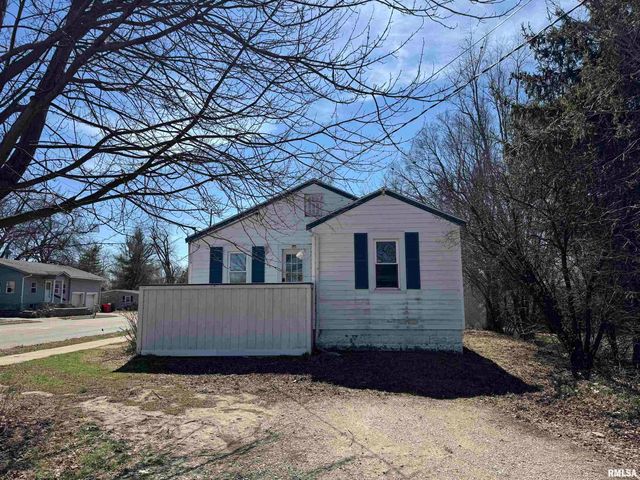 624 E PARIS Avenue, Peoria, IL 61603