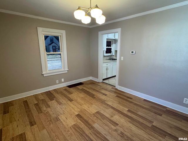 624 E PARIS Avenue, Peoria, IL 61603