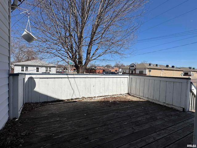 624 E PARIS Avenue, Peoria, IL 61603