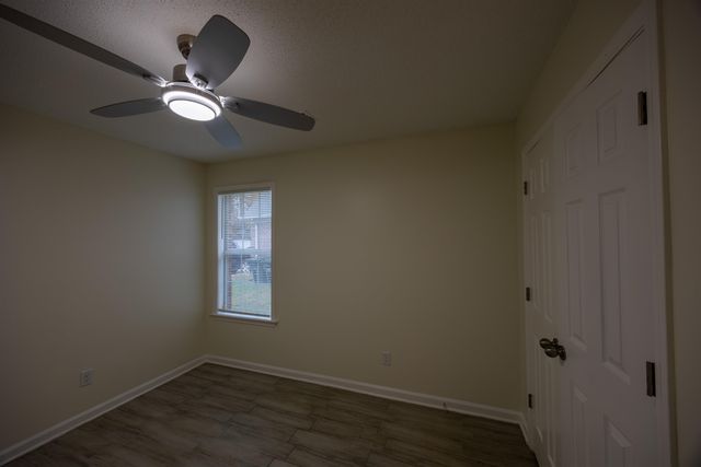 2390 OAK SPRINGS DR, Memphis, TN 38016