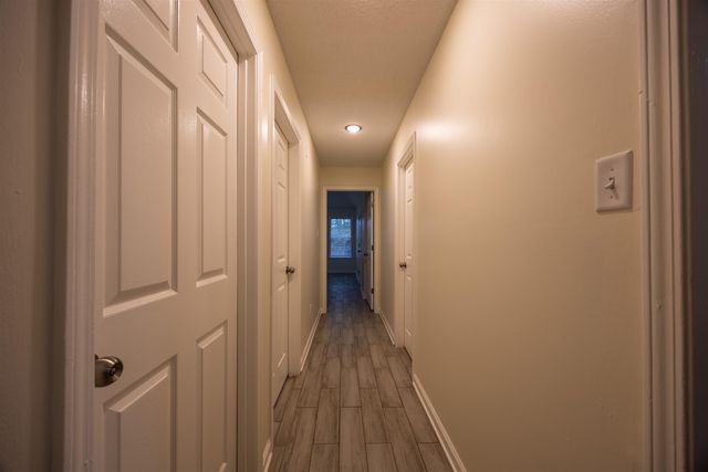 2390 OAK SPRINGS DR, Memphis, TN 38016