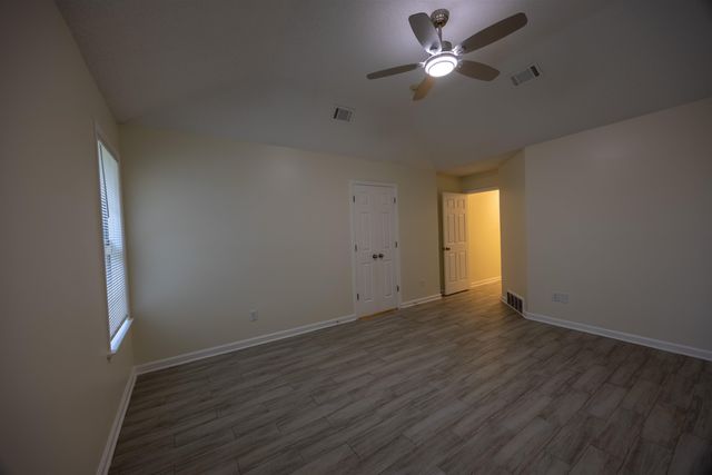 2390 OAK SPRINGS DR, Memphis, TN 38016