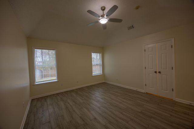 2390 OAK SPRINGS DR, Memphis, TN 38016