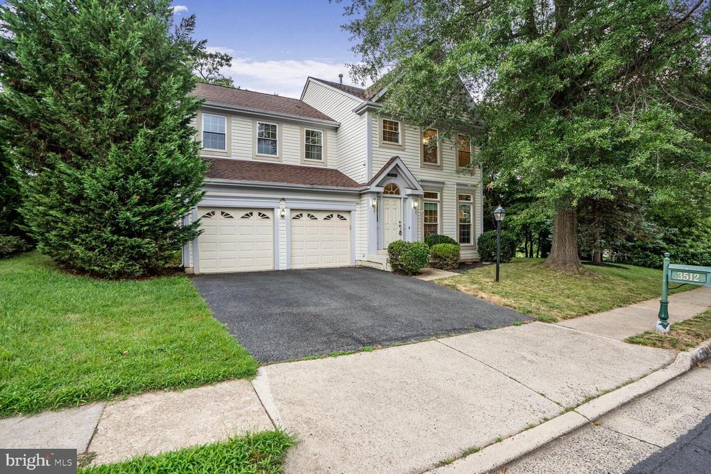 3512 ARMFIELD FARM DR, Chantilly, VA 20151