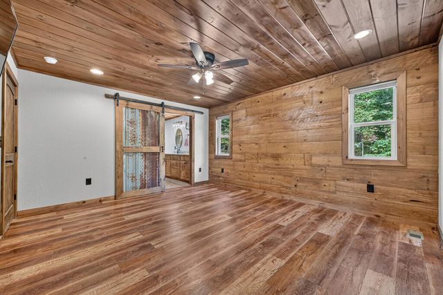 185 Pine Lane, Mineral Bluff, GA 30559