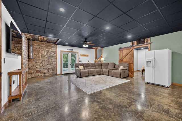 185 Pine Lane, Mineral Bluff, GA 30559