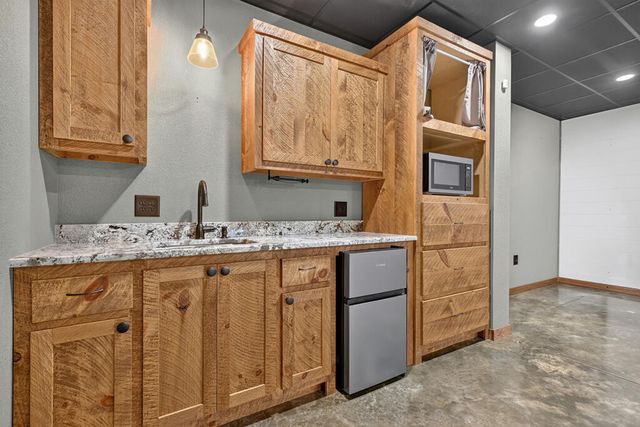 185 Pine Lane, Mineral Bluff, GA 30559
