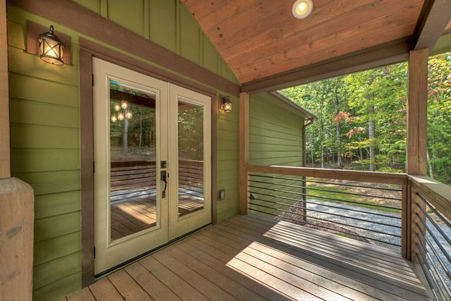185 Pine Lane, Mineral Bluff, GA 30559