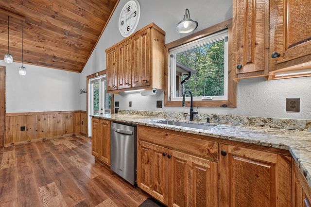 185 Pine Lane, Mineral Bluff, GA 30559
