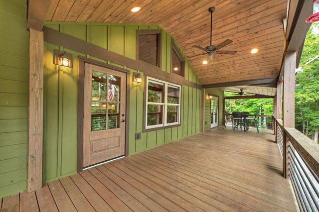 185 Pine Lane, Mineral Bluff, GA 30559