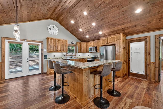185 Pine Lane, Mineral Bluff, GA 30559