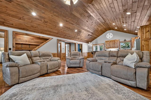 185 Pine Lane, Mineral Bluff, GA 30559