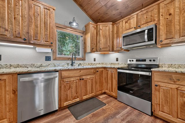 185 Pine Lane, Mineral Bluff, GA 30559